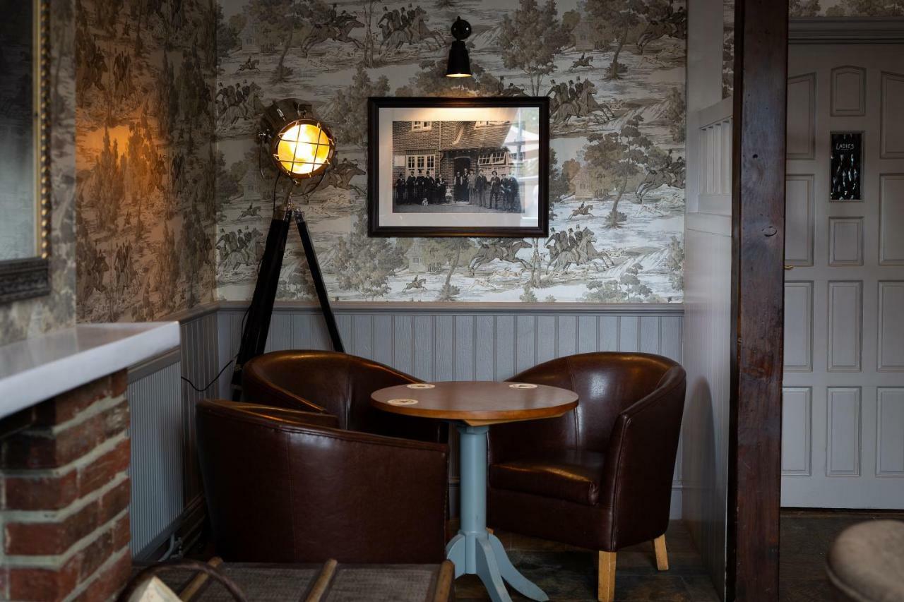 The Poacher Inn ฮุค ภายนอก รูปภาพ
